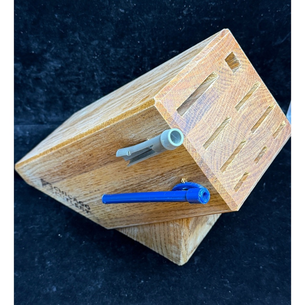 Chicago Cutlery Solid Oak Wood Knife Block: 11 Slot